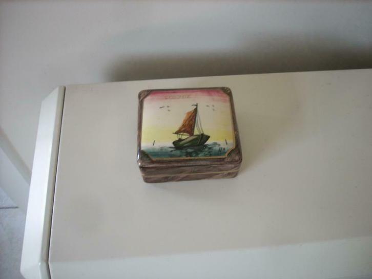 superbe boîte en céramique émaillée des années 50, signée ., Antiquités & Art, Antiquités | Céramique & Poterie, Enlèvement ou Envoi