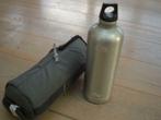 Gourde alu 0,75 L + sac isotherme (épaule/ceinture) neuf, Caravanes & Camping, Enlèvement, Neuf