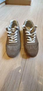 Berghen Sneakers, Ophalen, Zo goed als nieuw