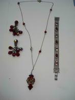 fantasiejuwelen halsketting met oorknijpers + armband, Autres matériaux, Avec pendentif, Utilisé, Rouge