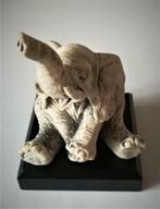 Amusant éléphant en grés, Antiquités & Art, Art | Sculptures & Bois, Enlèvement ou Envoi