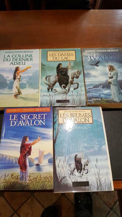 série complete : LE CYCLE D'AVALON 5 tomes _ marion ZIMMER, Boeken, Avontuur en Actie, Gelezen, Ophalen of Verzenden