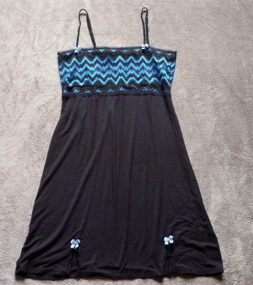 Zwart nachtkleedje met blauwe print en strikjes Maat 38, Kleding | Dames, Ondergoed en Lingerie, Zwart, Ophalen of Verzenden