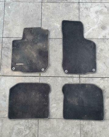 Vloermatten Volkswagen golf 4 beschikbaar voor biedingen