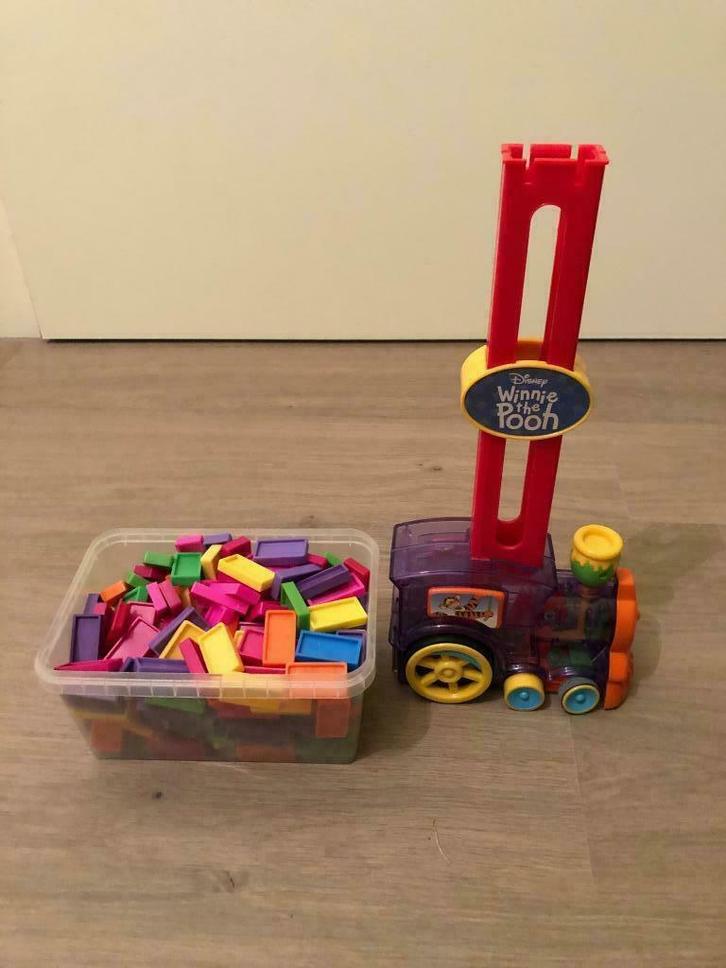 Domino Winnie the Pooh, Kinderen en Baby's, Speelgoed | Educatief en Creatief, Zo goed als nieuw, Bouwen, Met geluid, Ophalen