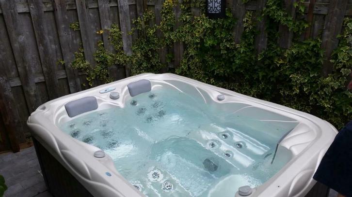 Europees bubbelbad 3 pers, Tuin en Terras, Overige Tuin en Terras, Nieuw, Ophalen