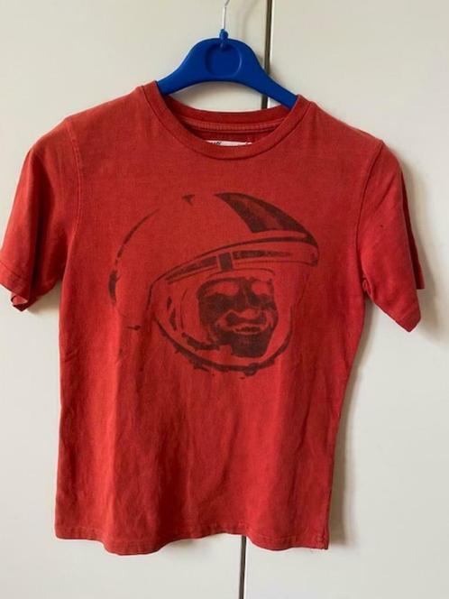 T-shirt - merk CKS - jongens - 10 jaar - rood, Enfants & Bébés, Vêtements enfant | Taille 140, Comme neuf, Garçon, Chemise ou À manches longues