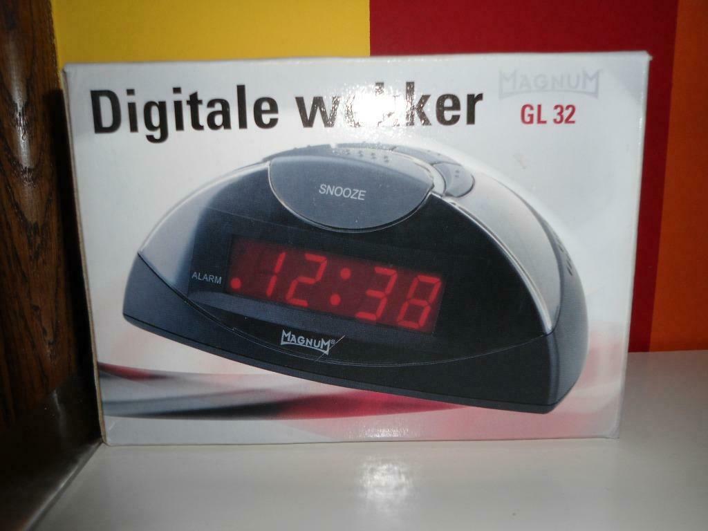 wekker digitaal gelijk nieuw prima staat, Enlèvement ou Envoi, Comme neuf, Digital