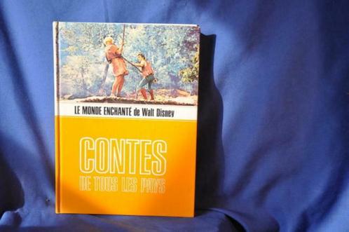 §livre  monde enchanté de walt disney contes tous pays (23), Boeken, Kinderboeken | Kleuters, Gelezen, Sprookjes, 5 of 6 jaar
