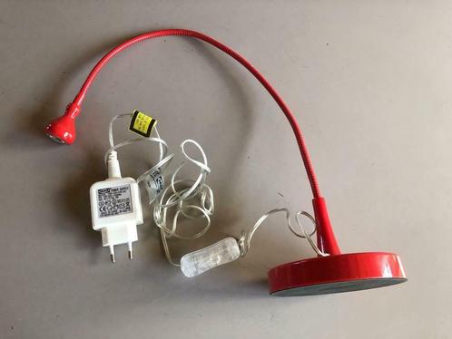 Lampe de bureau Ikéa led rouge , à réparer, ne s'allume plus, Maison & Meubles, Lampes | Abat-jour, Utilisé, 25 à 50 cm, Rond