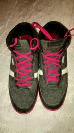 Chaussures baskets bas Newfeel 41 ou 7.5 rouge gris, Baskets, Porté, Enlèvement ou Envoi