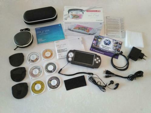 SONY PSP-3004 PW (Pearl White) Volledige set in doos & 7 spe, Games en Spelcomputers, Games | Sony PlayStation Portable, Zo goed als nieuw