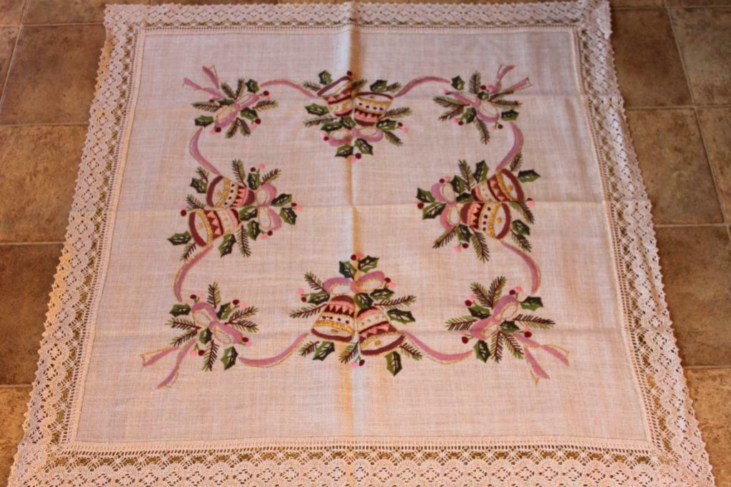 Napperon de Noël brodé à la main, Enlèvement ou Envoi, Utilisé