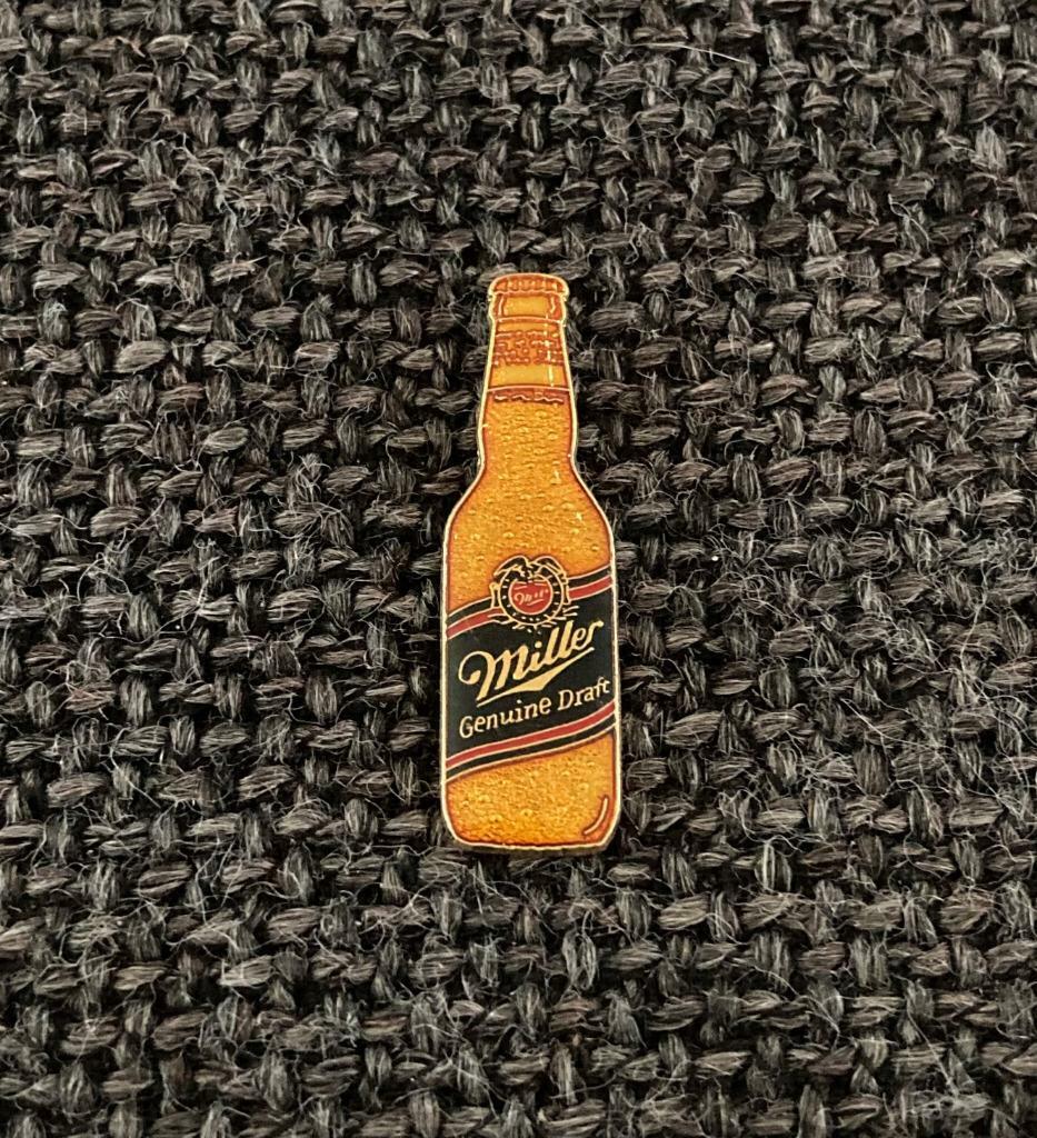 PIN - MILLER - BEER - BIER - BIÈRE, Collections, Envoi, Utilisé, Marque, Insigne ou Pin's