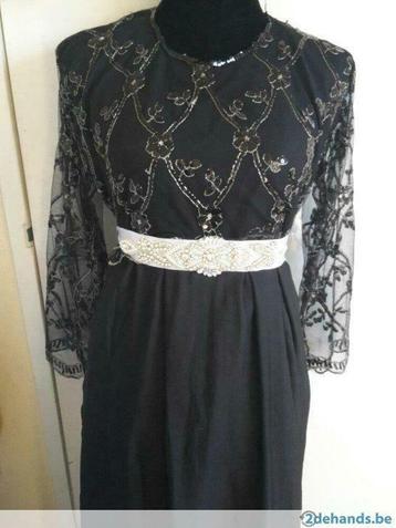 Mooie zwarte elegante jurk beschikbaar voor biedingen