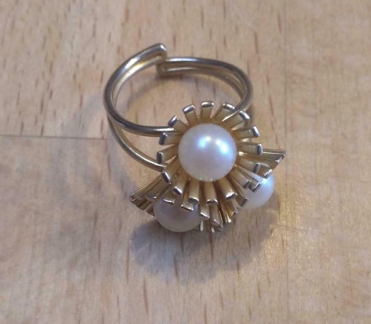 Ring jaren 1990 met drie synthetische parels, Handtassen en Accessoires, Ringen, Zo goed als nieuw, Dame, Kleiner dan 17, Overige kleuren