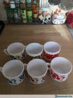 Lot de 6 anciennes tasses années 70