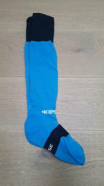 Mooie blauw / zwart voetbalkousen van Kipsta maat 35 / 38, Sport en Fitness, Voetbal, Ophalen of Verzenden