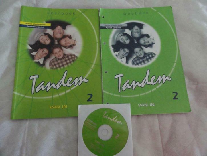 Livre scolaire néerlandais Tandem 2, Livres, Livres scolaires, Comme neuf, Néerlandais, Secondaire, Enlèvement ou Envoi
