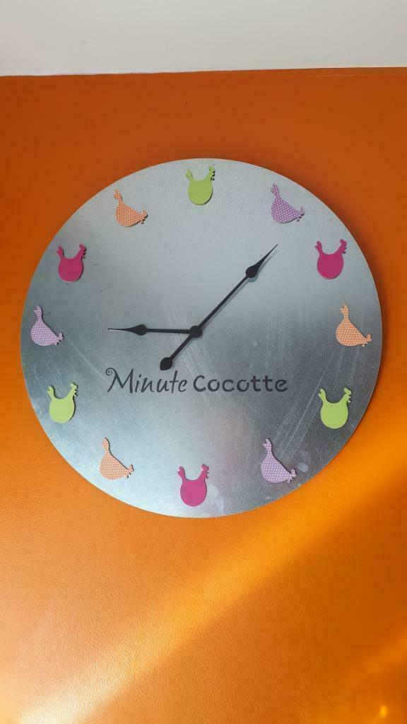 Horloge murale de décoration, Huis en Inrichting, Woonaccessoires | Klokken, Zo goed als nieuw, Wandklok, Analoog, Ophalen