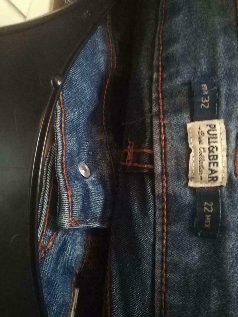 Mooie jeans Pull & bear in maat 32/22., Kleding | Dames, Broeken en Pantalons, Ophalen of Verzenden, Zo goed als nieuw, Blauw