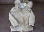 mooie beige winterjas maat 110, Kinderen en Baby's, Kinderkleding | Maat 110, Ophalen, MET, Gebruikt, Meisje