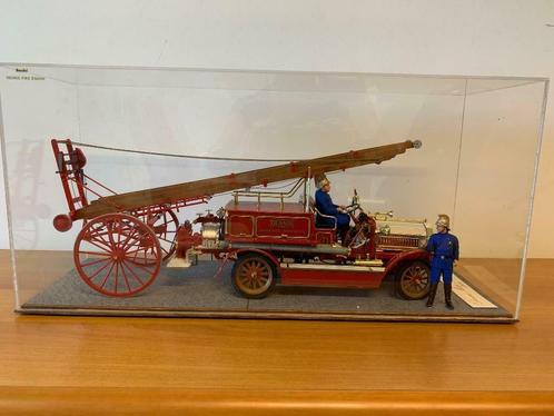 Diorama Maquette Dennis Motor Fire Engine 1914 sous vitrine, Hobby & Loisirs créatifs, Modélisme | Voitures & Véhicules, Enlèvement