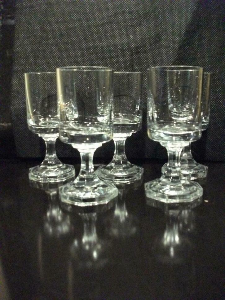 lot de verres à liqueur sur pied, Maison & Meubles, Cuisine | Vaisselle, Comme neuf, Verre ou Verres, Uni, Verre, Enlèvement