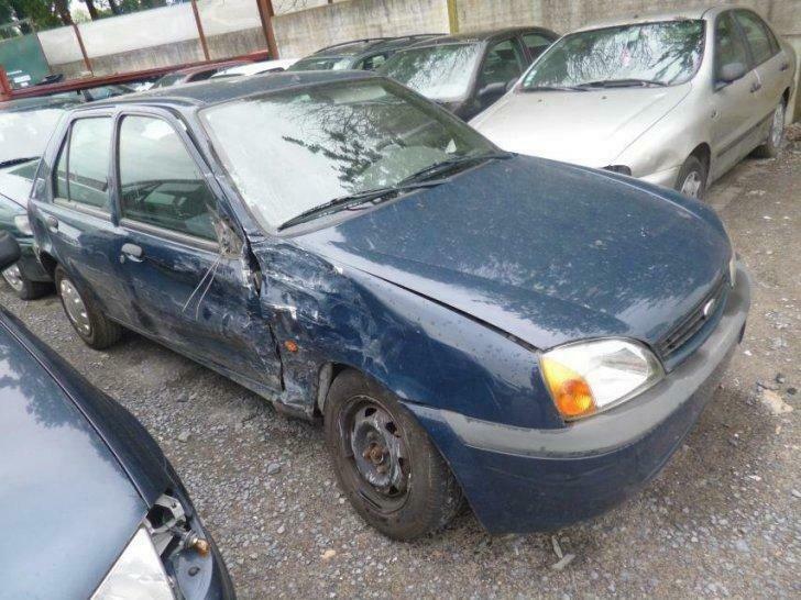 pare brise  ford fiesta, Autos : Pièces & Accessoires, Utilisé, Ford