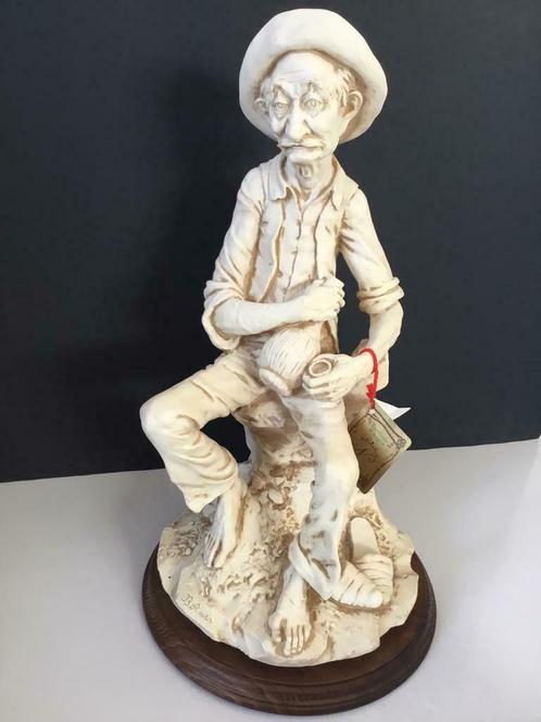 Statue Capodimonte B.Auro signée sur socle (6 kg), Collections, Statues & Figurines, Enlèvement ou Envoi
