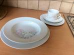 Service de table/café Porcelaine de Cologne motif floral 69p