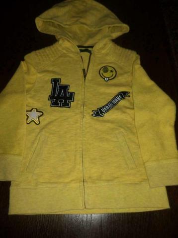 gilet jaune avec imprimé vague urbaine taille 122, Garçon, Enlèvement ou Envoi, Urban wave, Pull ou Veste