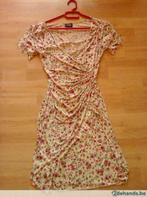 Gebloemde witte zomerjurk, Ophalen of Verzenden, Gedragen, Maat 38/40 (M), Wit