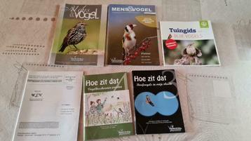 Boekjes over vogels beschikbaar voor biedingen