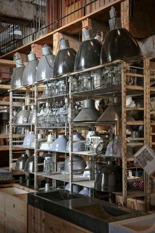 Ancienne lampe d'usine lampe industrielle lampe suspendue, Maison & Meubles, Lampes | Suspensions, Utilisé, 50 à 75 cm, Verre