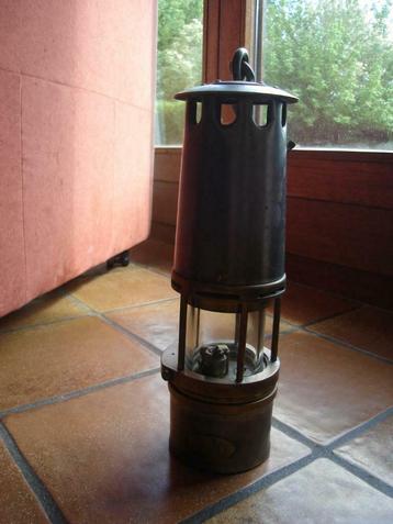 Lampe de mineur beschikbaar voor biedingen