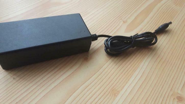 BATTERIJ LADER 1PIN - 24V / 36V, Fietsen en Brommers, Fietsonderdelen, Nieuw, Algemeen, Ophalen of Verzenden