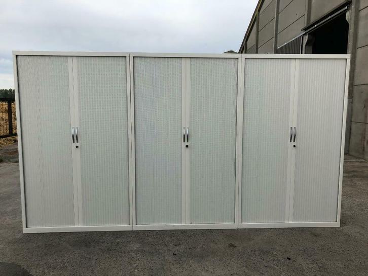 8 x Armoires metallique le prix est par pièce, Antiek en Kunst, Antiek | Meubels | Kasten, Ophalen of Verzenden