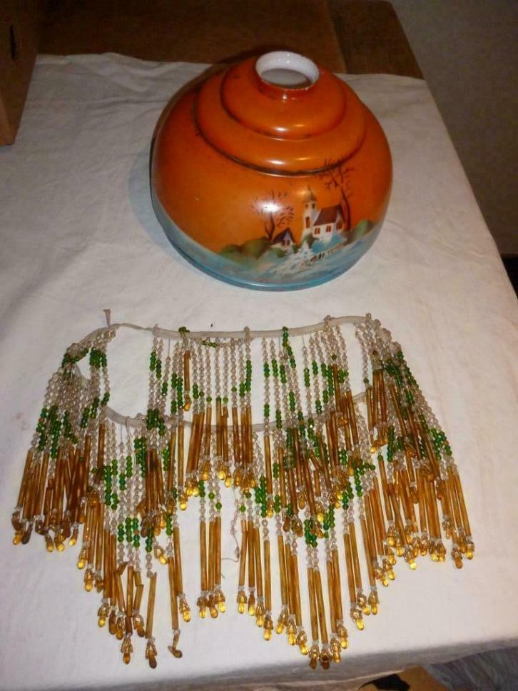 Abat-jour opaline antique avec déco perles lampe éclairage, Maison & Meubles, Lampes | Suspensions, Utilisé, Enlèvement ou Envoi