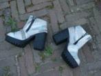 Gratis verzenden fuif 90s vintage plateau blokhakken mt 39, Kleding | Dames, Schoenen, Nieuw, Vintage, Schoenen met hoge hakken