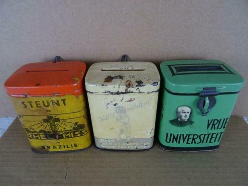 Antieke spaarpot collectie 3x antiek missieblik Los te koop!, Verzamelen, Spaarpotten, Gebruikt, Overige thema's, Metaal of Blik