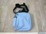 Lichtblauw schoudertasje Nike, Gebruikt, Blauw