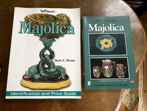 2 boeken over majolica, Antiek en Kunst, Antiek | Keramiek en Aardewerk, Verzenden
