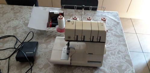 Lockmachine, Hobby en Vrije tijd, Naaimachines en Toebehoren, Zo goed als nieuw, Lockmachine, Lewenstein, Ophalen