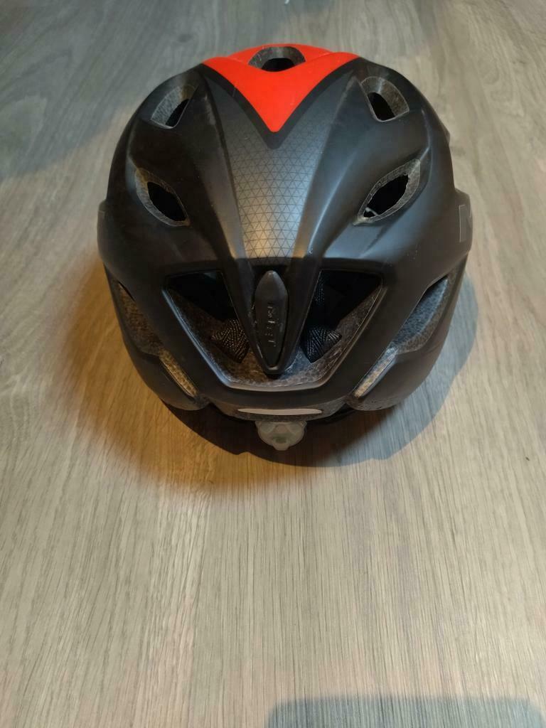 ② Fietshelm MET — Fietsaccessoires | Fietshelmen — 2dehands