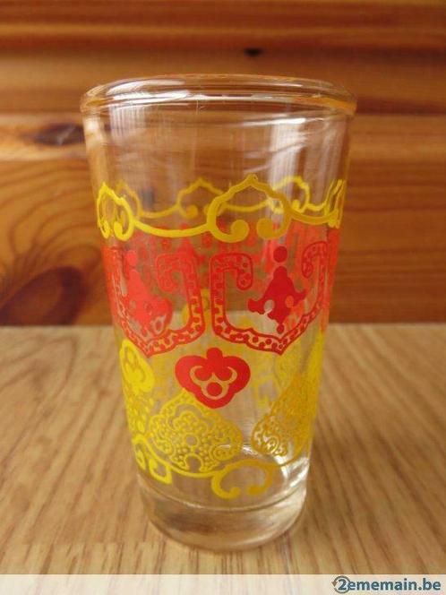 superbe verre a tequila avec motifs colorés, Collections, Verres & Petits Verres, Utilisé