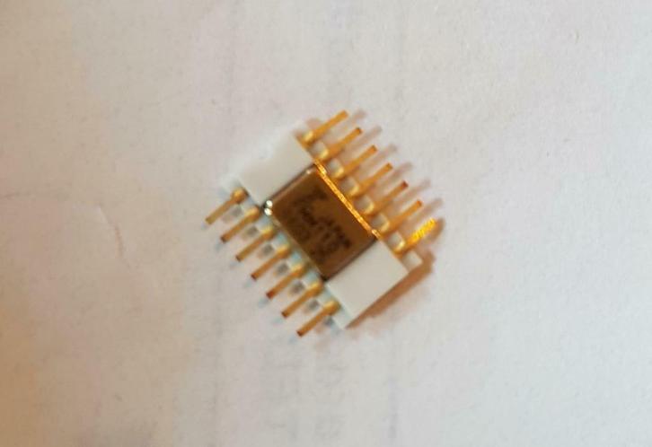 FUJITSU GaAs MICROWAVE FREQUENCY DIVIDER LAATSTE EXEMPLAAR, Hobby en Vrije tijd, Elektronica-componenten, Nieuw, Ophalen of Verzenden