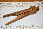 Nieuwe Prijs : Vintage gesneden houten notenkraker, Ophalen of Verzenden