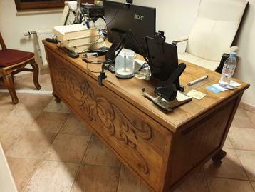 bureau meubilair beschikbaar voor biedingen