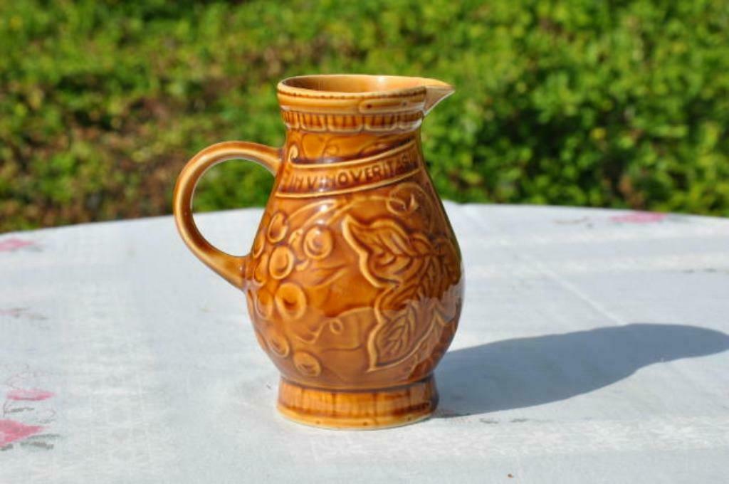 §  pichet vinoveritas sarreguimines 1/2 l, Antiquités & Art, Enlèvement ou Envoi